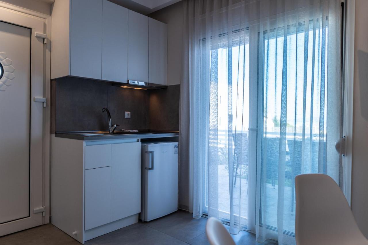 Yiasemi Apartments Nea Iraklitsa Exteriör bild